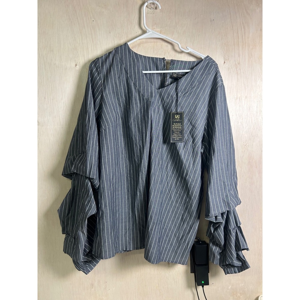 Diane Gilman Pinstripe Blouse Womens Medium Navy Blue Excellent Ruffle Sleeve